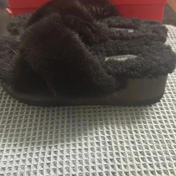 Barneys new york mink slides with stacked heel
NEW - Picture 5 of 6